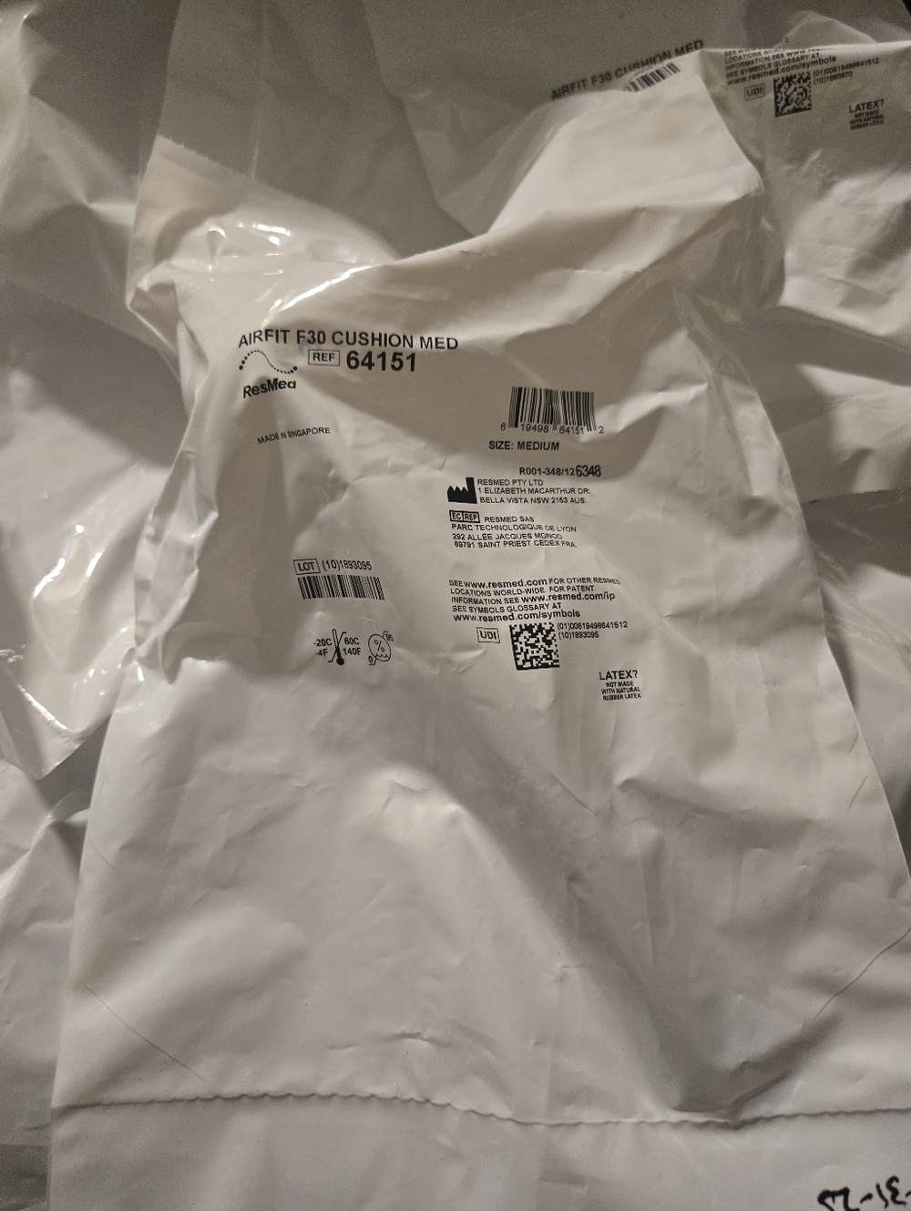 ResMed AirFit F30 Medium Replacement Cushion 64151 Lot Of 7. Dates on some of th